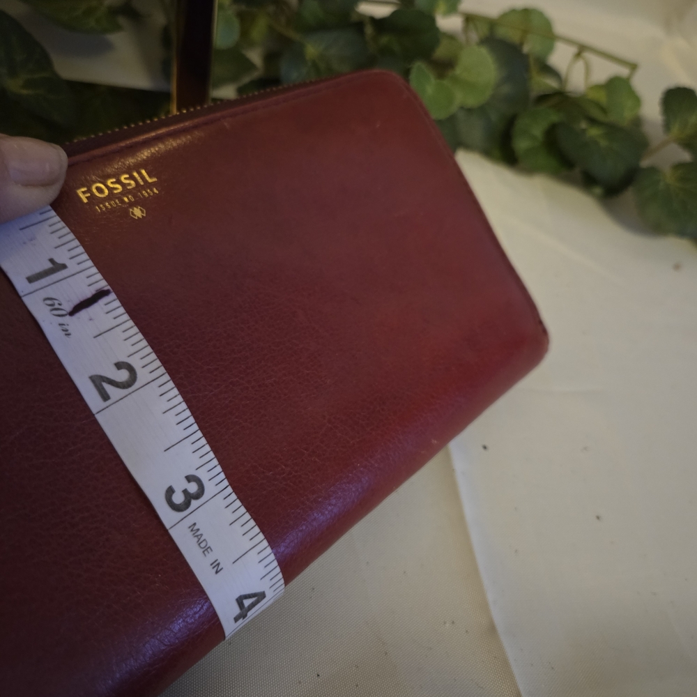 Fossil Wine Red Leather Zip Around Wallet Issue No 1954 Burgundy Continental Wal - Picture 9 of 9